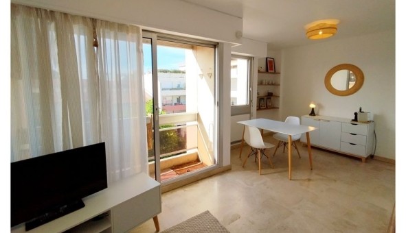 Logement �tudiant Location Studio Vide N�mes (30000)