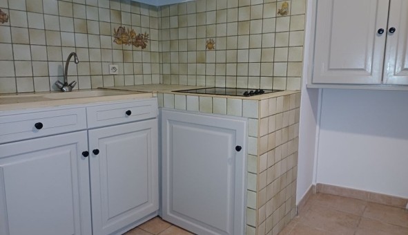 Logement �tudiant Location Studio Vide N�mes (30000)