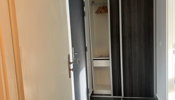 Logement �tudiant Studio &agrave; Noisy le Grand (93160)