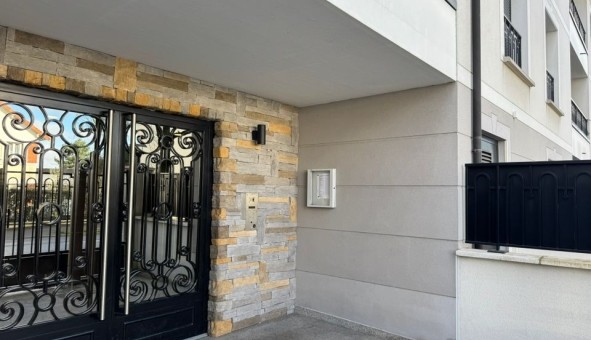 Logement �tudiant Studio &agrave; Noisy le Grand (93160)