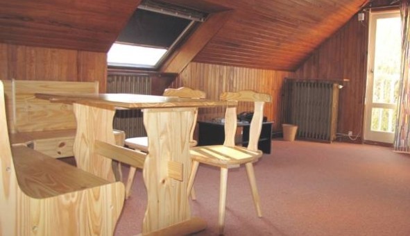 Logement étudiant Location Studio Vide Noisy sur École (77123)