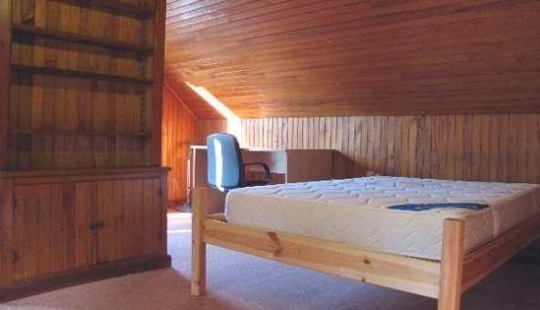 Logement étudiant Studio à Noisy sur École (77123)