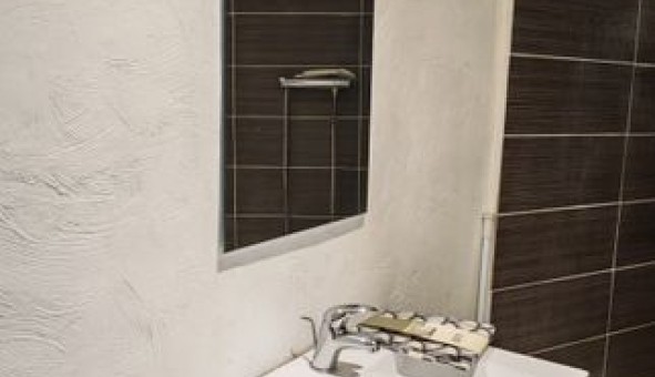 Logement �tudiant Studio &agrave; Olli�res (83470)