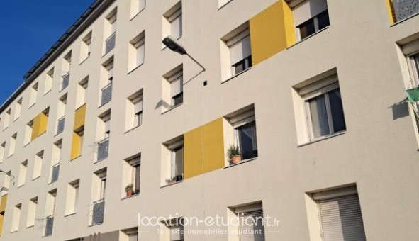 Logement tudiant Location Studio Vide Orange (84100)