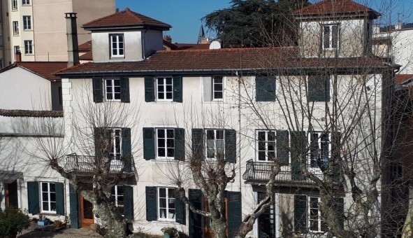 Logement tudiant Location Studio Vide Oullins (69600)