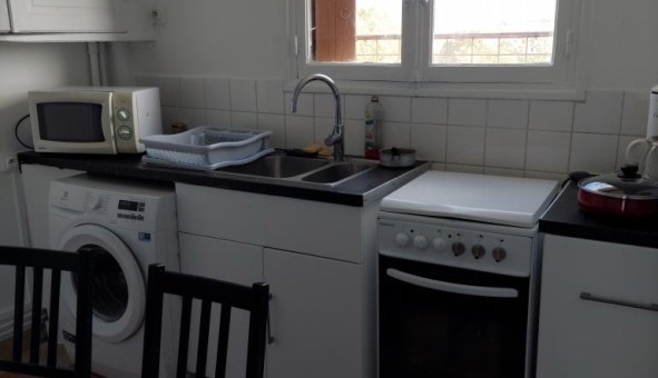 Logement tudiant Location Studio Vide Pantin (93500)