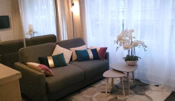 Logement tudiant Location Studio Vide Paris 01er arrondissement (75001)