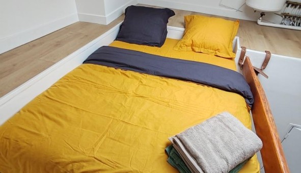 Logement �tudiant Studio &agrave; Paris 10�me arrondissement (75010)