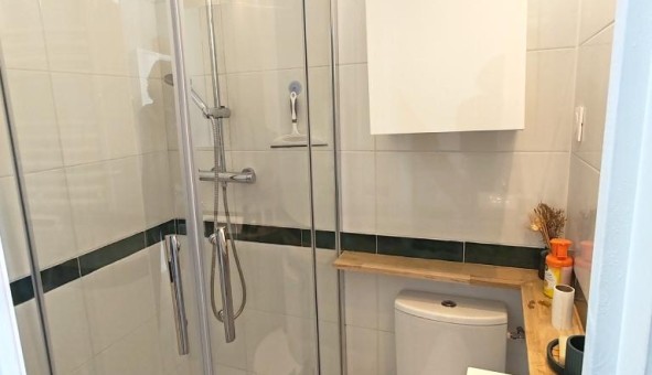 Logement �tudiant Studio &agrave; Paris 10�me arrondissement (75010)