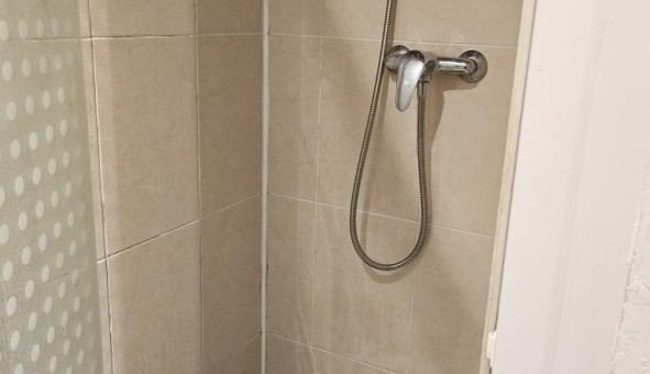 Logement �tudiant Studio &agrave; Paris 10�me arrondissement (75010)