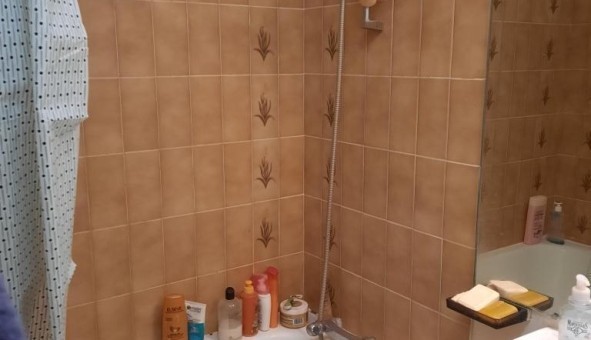 Logement �tudiant Studio &agrave; Paris 10�me arrondissement (75010)