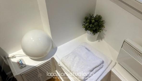 Logement �tudiant Studio &agrave; Paris 10�me arrondissement (75010)