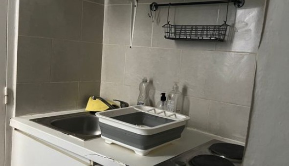 Logement �tudiant Studio &agrave; Paris 10�me arrondissement (75010)