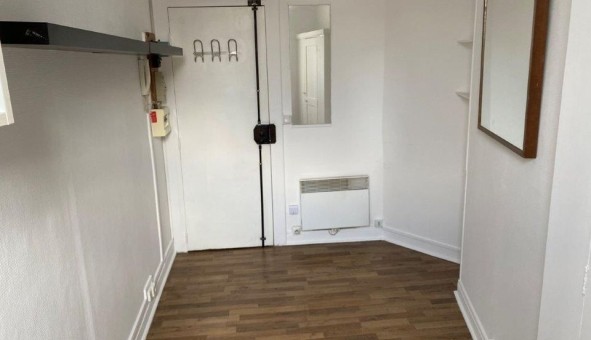 Logement �tudiant Studio &agrave; Paris 10�me arrondissement (75010)