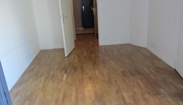 Logement �tudiant Studio &agrave; Paris 10�me arrondissement (75010)