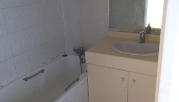 Logement �tudiant Studio &agrave; Paris 10�me arrondissement (75010)
