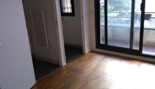 Logement �tudiant Studio &agrave; Paris 10�me arrondissement (75010)