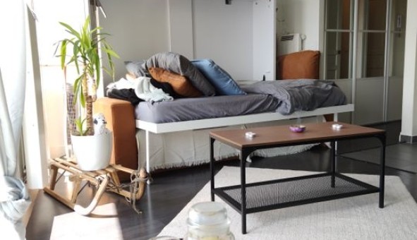 Logement �tudiant Studio &agrave; Paris 10�me arrondissement (75010)