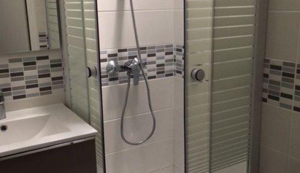 Logement �tudiant Studio &agrave; Paris 10�me arrondissement (75010)