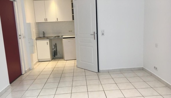 Logement tudiant Location Studio Vide Paris 12me arrondissement (75012)