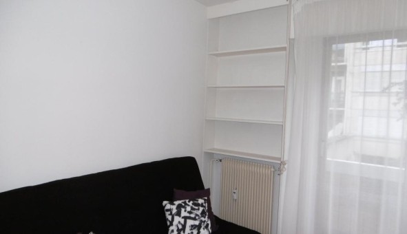 Logement étudiant Location Studio Vide Paris 15ème arrondissement (75015)