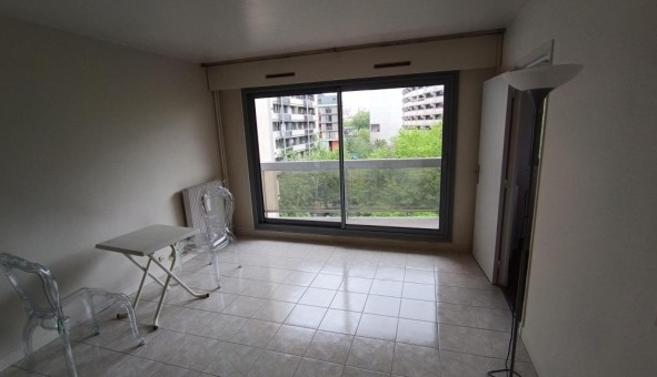 Logement tudiant Location Studio Vide Paris 15me arrondissement (75015)