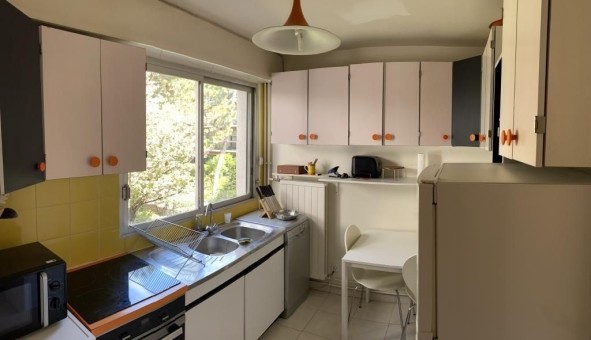 Logement �tudiant Studio &agrave; Paris 15�me arrondissement (75015)