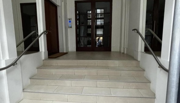 Logement tudiant Location Studio Vide Paris 16me arrondissement (75016)