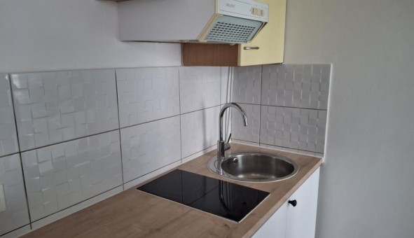 Logement tudiant Location Studio Vide Paris 17me arrondissement (75017)