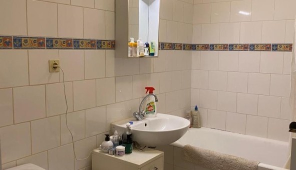 Logement tudiant Studio à Paris 18me arrondissement (75018)