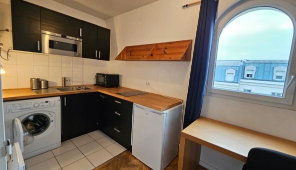 Logement étudiant Location Studio Vide Paris 18ème arrondissement (75018)