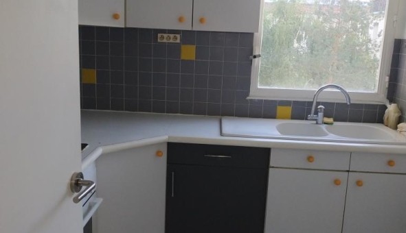 Logement �tudiant Studio &agrave; Paris 20�me arrondissement (75020)