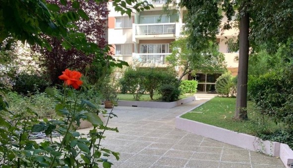 Logement �tudiant Studio &agrave; Paris 20�me arrondissement (75020)