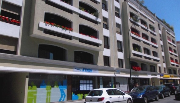 Logement étudiant Location Studio Vide Pau (64000)