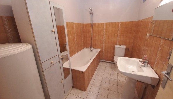 Logement étudiant Studio à Pau (64000)