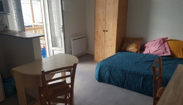 Logement tudiant Location Studio Vide Pau (64000)