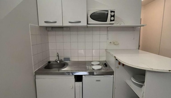 Logement tudiant Location Studio Vide Pau (64000)