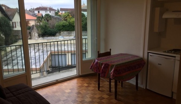 Logement tudiant Studio à Pau (64000)