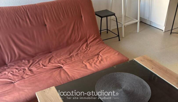 Logement tudiant Studio à Pau (64000)