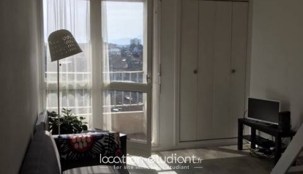 Logement tudiant Location Studio Meublé Pau (64000)