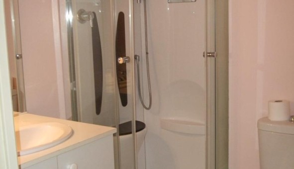 Logement tudiant Location Studio Vide Pau (64000)