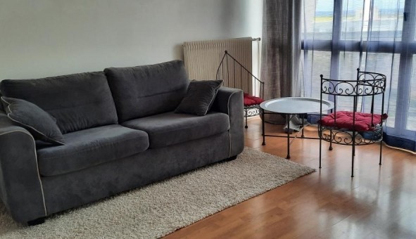 Logement tudiant Location Studio Vide Plaisir (78370)