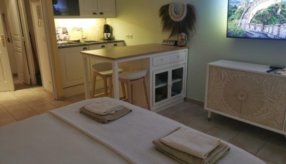 Logement �tudiant Studio &agrave; Plan de la Tour (83120)