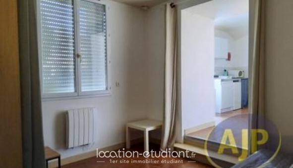 Logement tudiant Location Studio Vide Pons (17800)