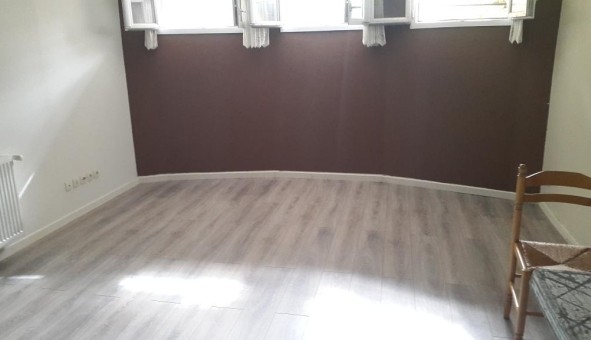 Logement tudiant Studio à Ris Orangis (91000)