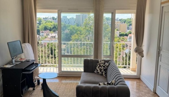Logement tudiant Studio à Ris Orangis (91000)