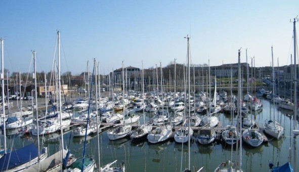 Logement tudiant Location Studio Vide Rochefort (17300)