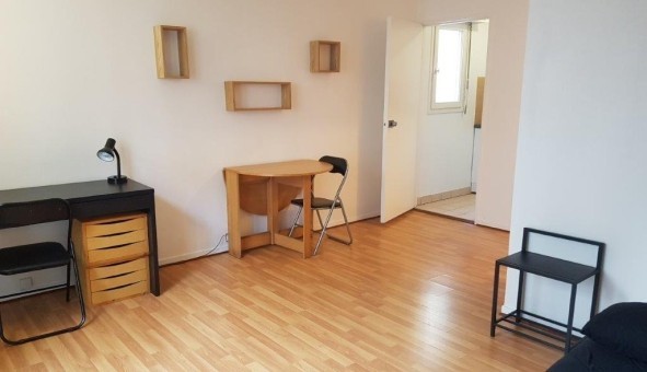 Logement �tudiant Studio &agrave; Saint Cloud (92210)