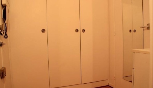Logement �tudiant Studio &agrave; Saint Cloud (92210)