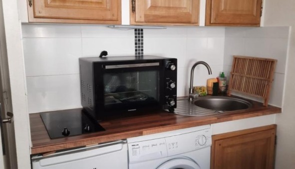 Logement tudiant Studio à Saint Cyr sur Mer (83270)